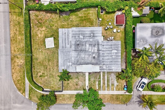 Building Photo - 6050 SW 44th Terrace