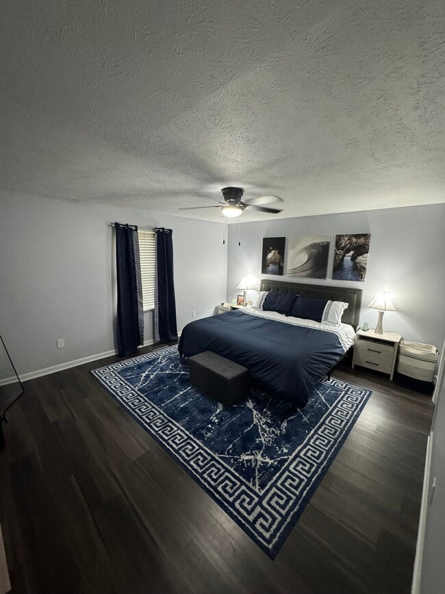 Building Photo - 301 Eagle Dr