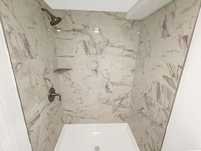 Building Photo - 4828 Beaufort Ave