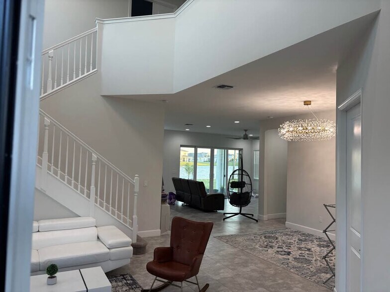 Building Photo - 15134 Cameo Ct