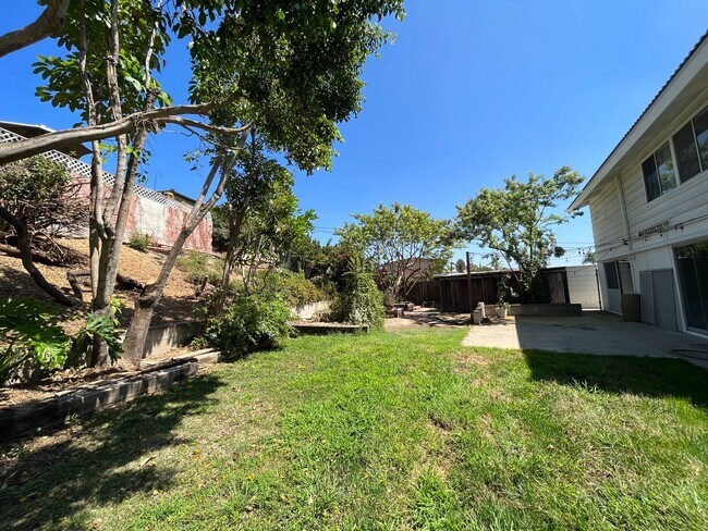 Building Photo - 4 Bed 3 Bath in Del Cerro