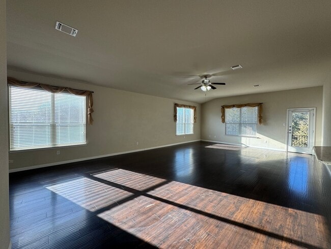 Building Photo - 8900 Viewpark Ln