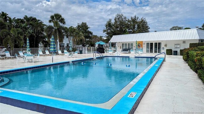 Building Photo - 2929 SE Ocean Blvd