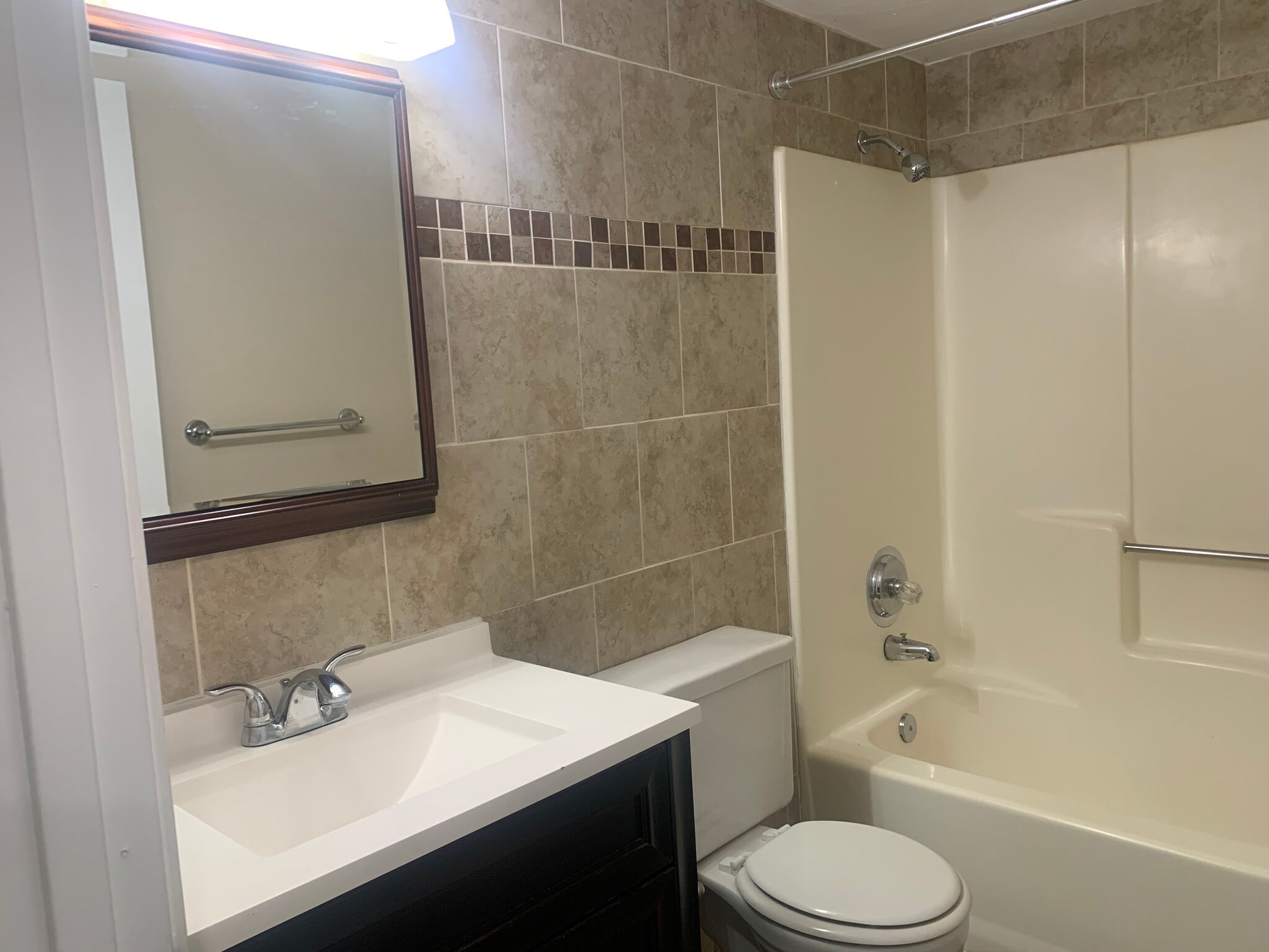 Bathroom - 433 Mason St