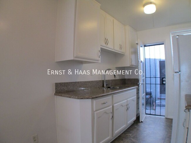 Building Photo - Lovely 1 Bedroom Apartment in Prime Bixby ...