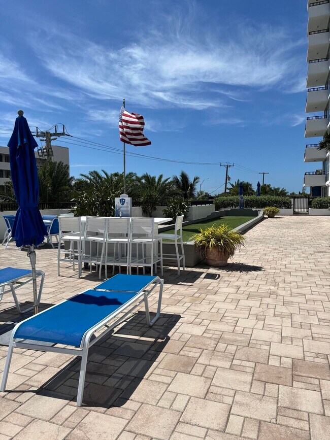 Building Photo - 531 N Ocean Blvd