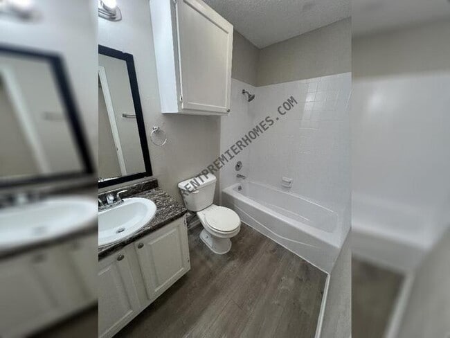 Building Photo - 8113 Cinnamon Teal Dr