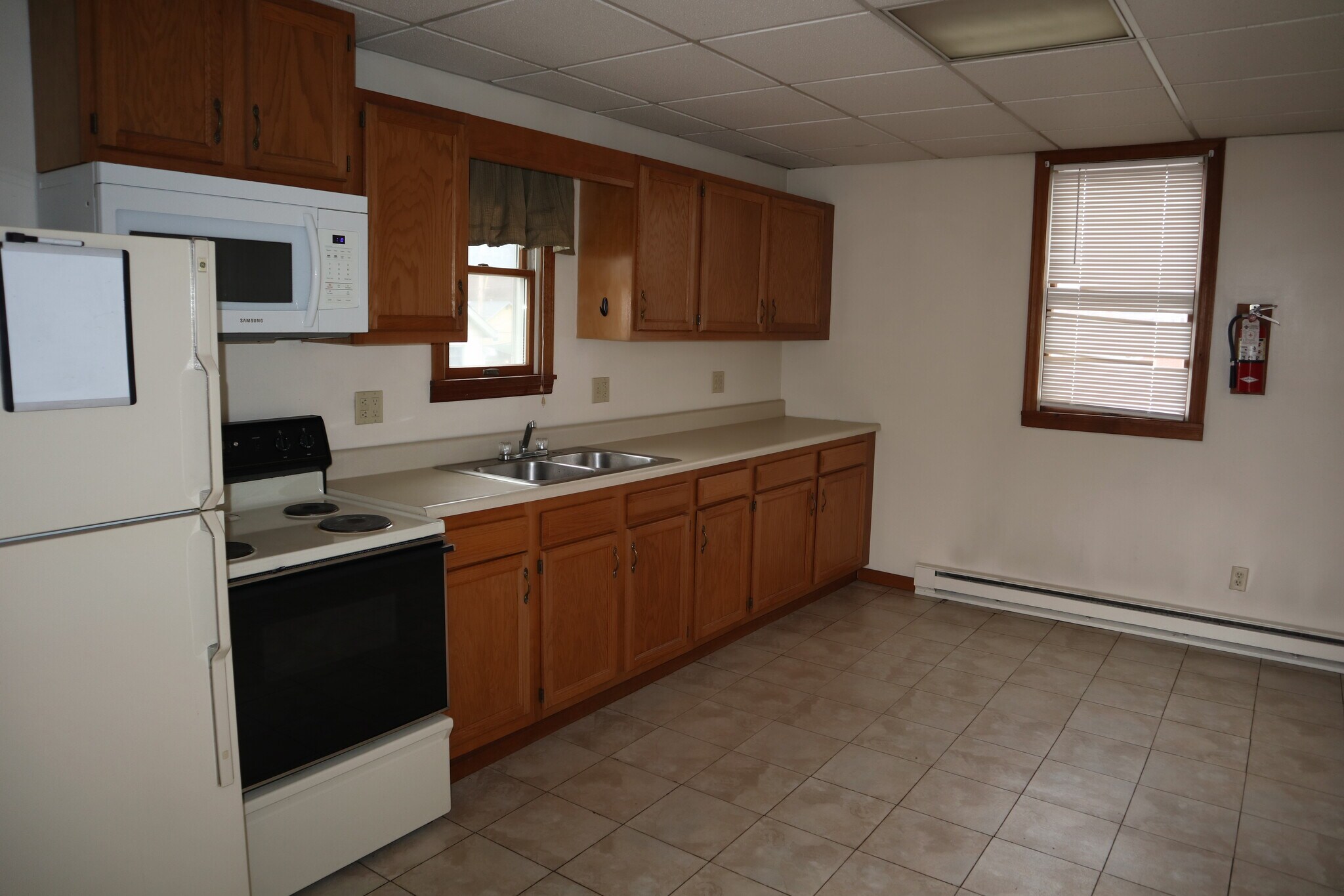 Building Photo - 452 3rd St