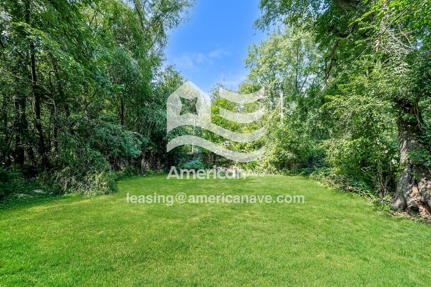 Building Photo - 2005 N Elmer St