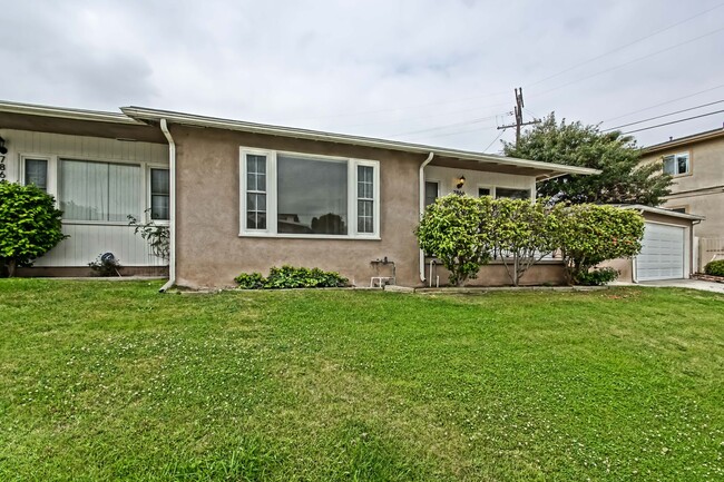 Building Photo - 7866 Flight Ave