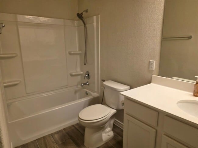 Building Photo - 14008 Eucalyptus Bnd