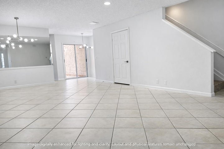 Building Photo - 703 Crosswinds Dr