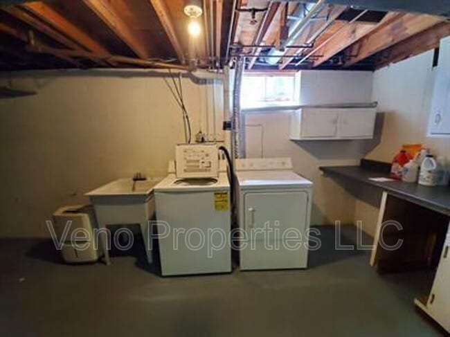 Building Photo - 15 Rivercrest Dr