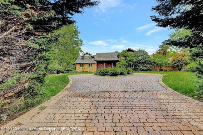 Building Photo - 84 Wickapecko Dr