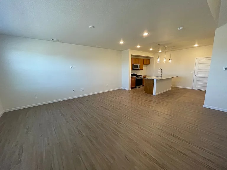 Building Photo - 1551 Spring Water Pt