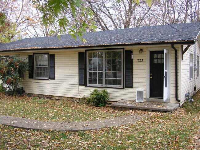 Building Photo - 1533 N Sunrise Dr