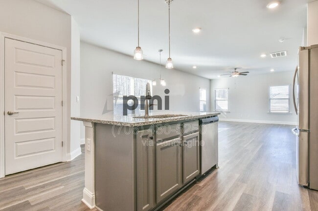 Building Photo - 247 Magnolia Villas Dr