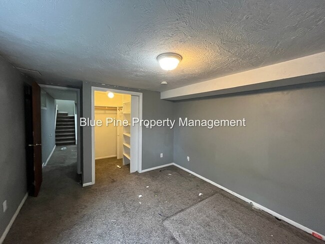 Building Photo - 328 11th St