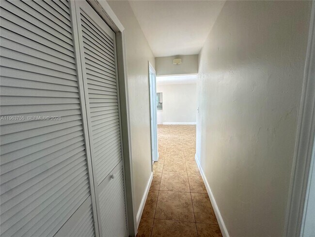 Building Photo - 180 Penn Way