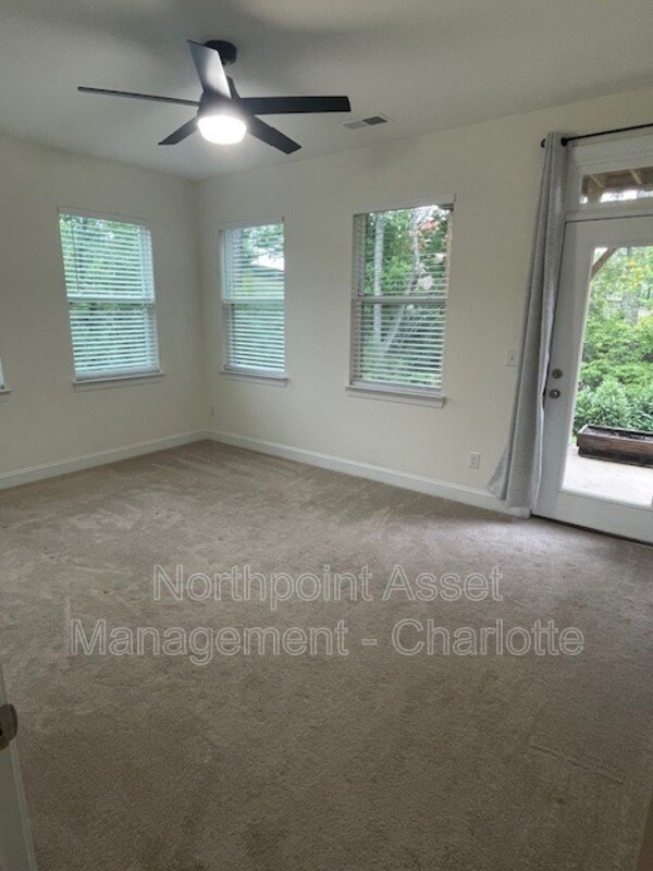 Building Photo - 10415 Glenmere Crk Cir