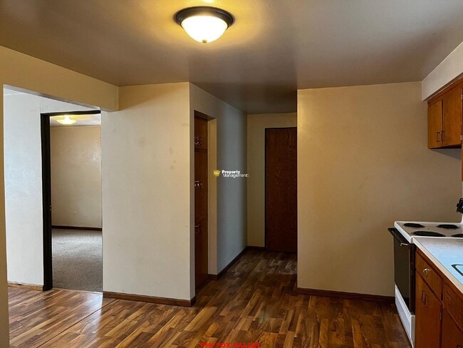 Building Photo - Lower level 1 bedroom $695/monthly