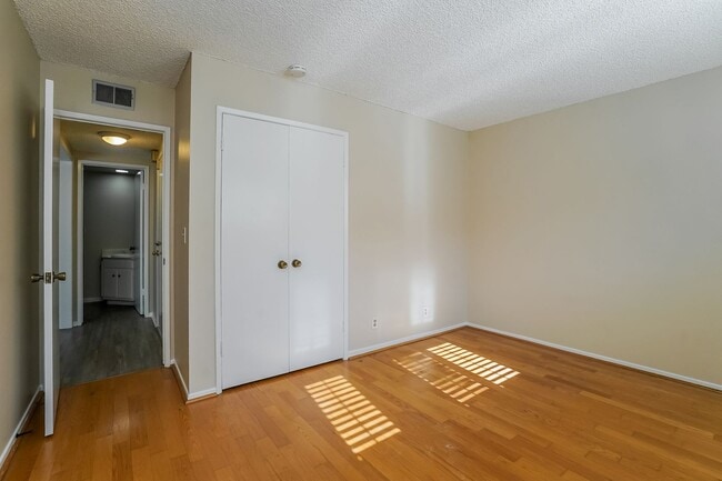 Building Photo - 10612 Rose Cir