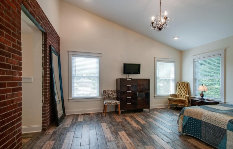 Building Photo - 947 Cahal Ave