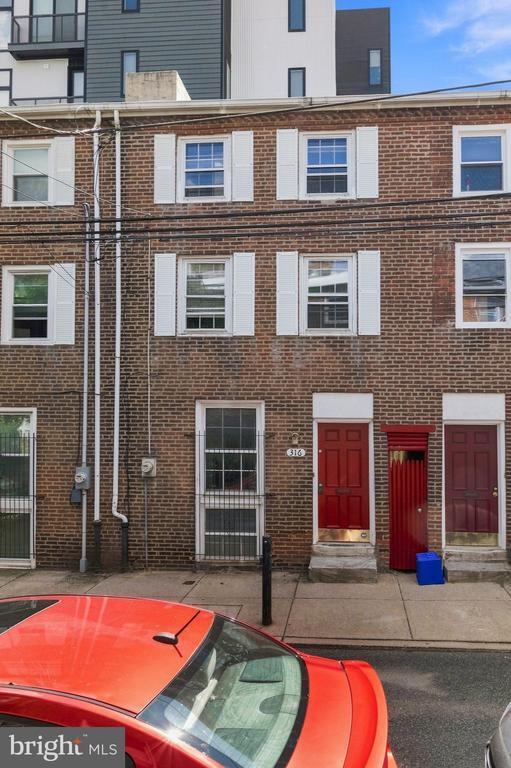 Building Photo - 316 W Wildey St