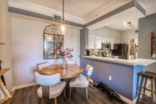 Building Photo - 1305 Myrtlewood Cir E