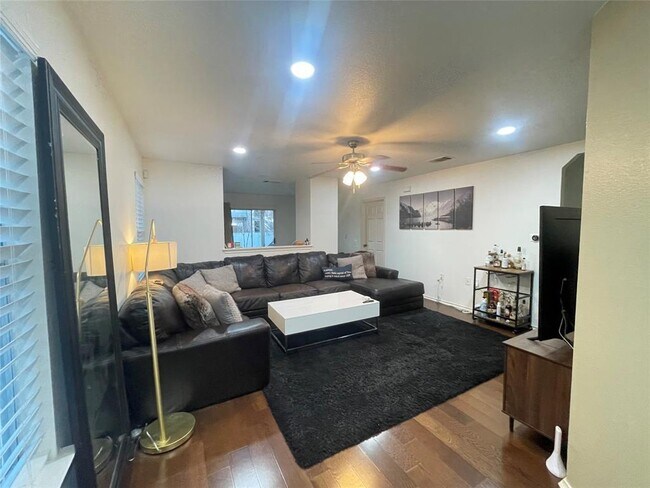 Building Photo - 1513 Coriander Dr