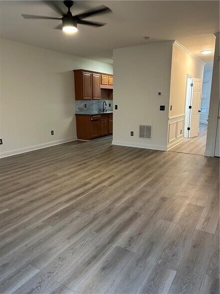 Building Photo - 9051 Bayrose Cir