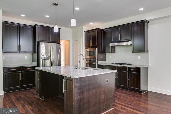 Building Photo - 42948 Courtland Chase Square