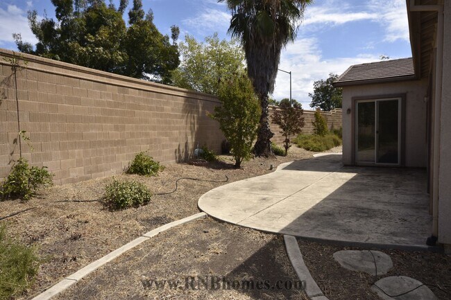 Building Photo - 204 Dodd Pl