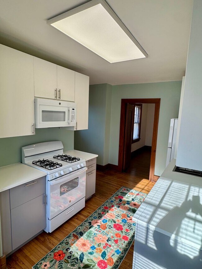 Building Photo - Charming 4-Bedroom Home in Private Setting
