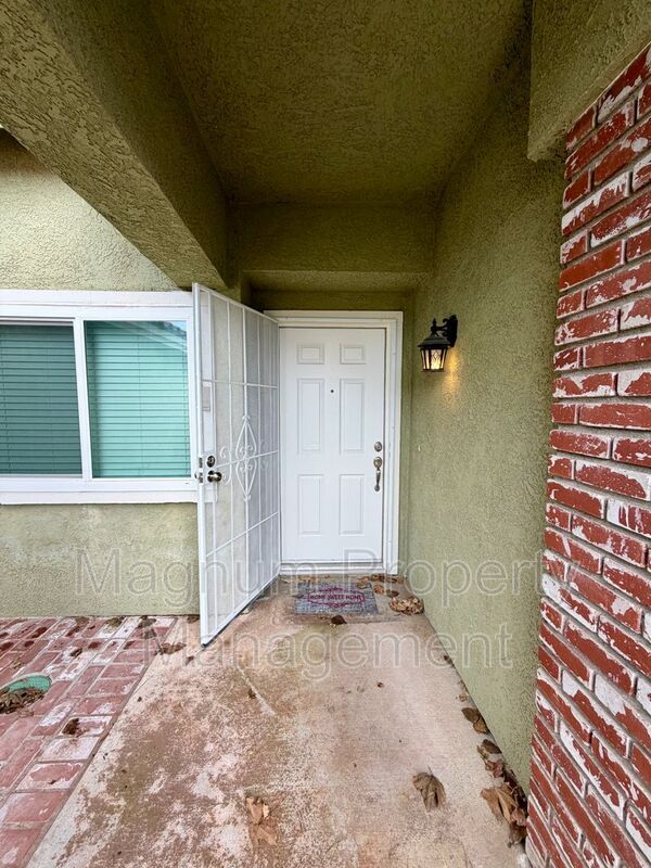 Building Photo - 44836 Marge Pl