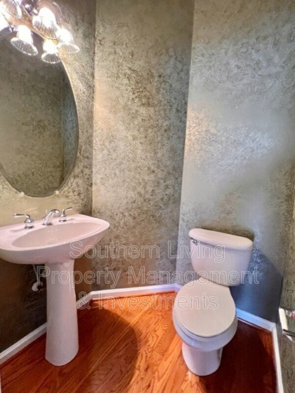 Building Photo - 11840 Royal Castle Ct