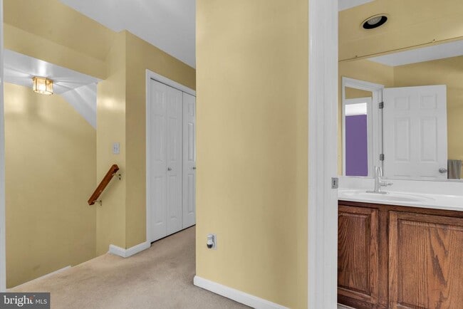 Building Photo - 9354 Sombersby Ct