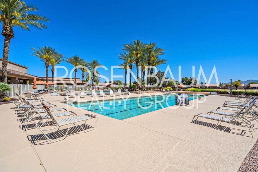 Building Photo - 1210 E Westchester Dr