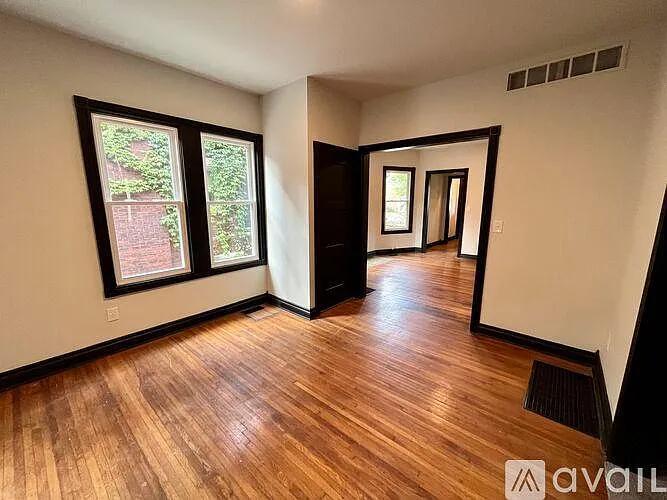 Building Photo - 4731 Trumbull St