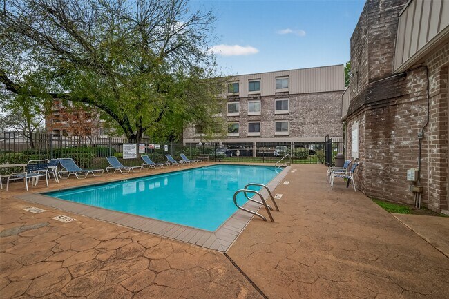 Building Photo - 2211 S Braeswood Blvd