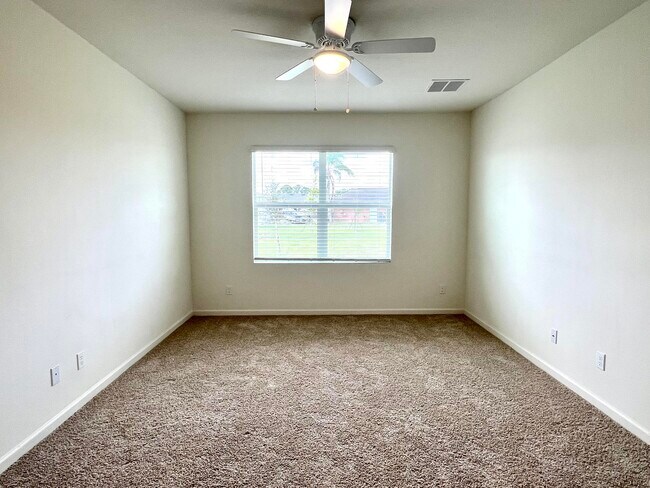 Building Photo - 4011 SW Kidd Ct