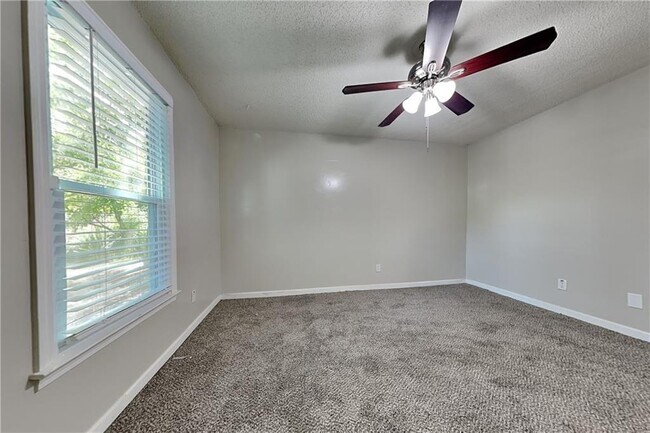 Building Photo - 300 Whisper Way NE
