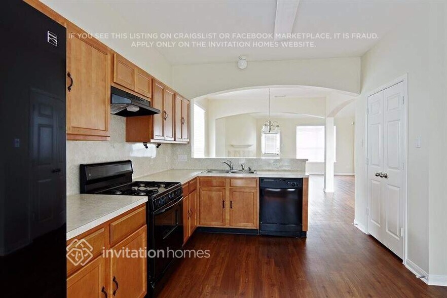 Building Photo - 3807 Liberty Square Trail