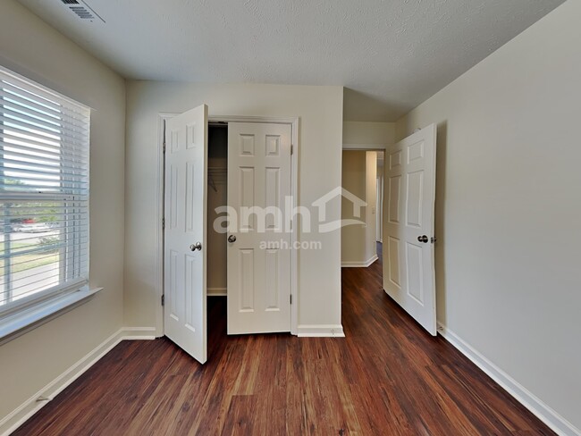 Building Photo - 1516 Chestnut Oak Dr