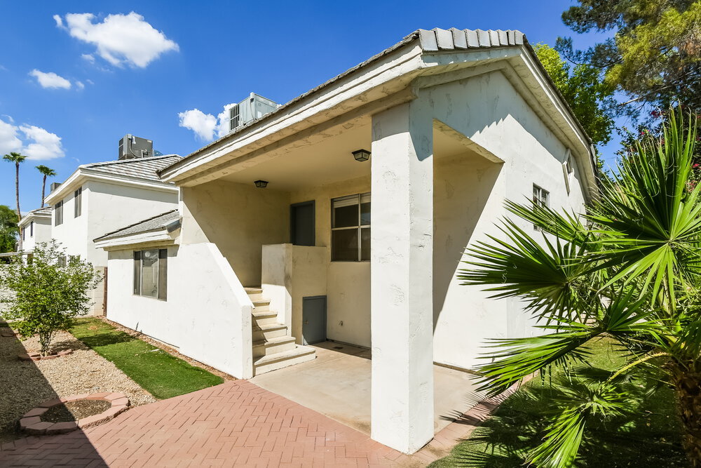 Building Photo - 1158 N Florence Dr