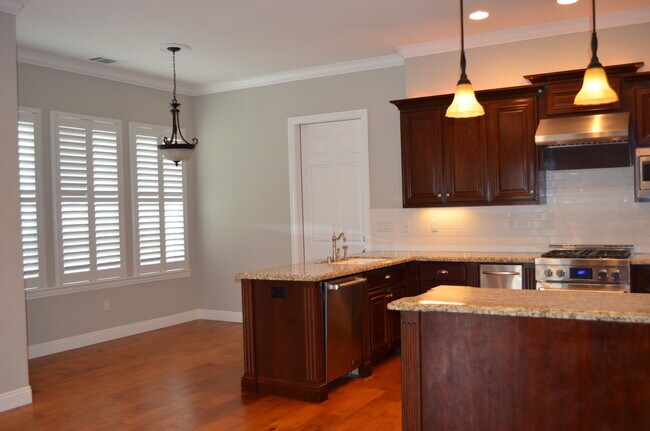 Building Photo - 2111 Deer Valley Rd