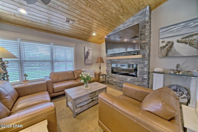 Building Photo - 263 Lullwater Dr