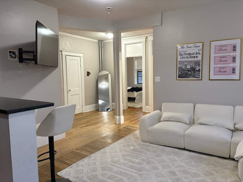 Building Photo - 1050 Commonwealth Ave