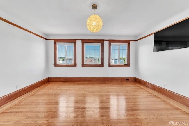 Building Photo - 80 Corona St