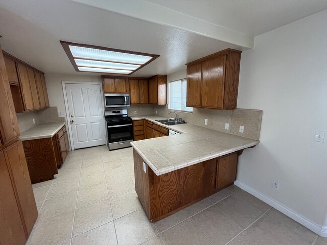 Building Photo - 1632 McClelland St